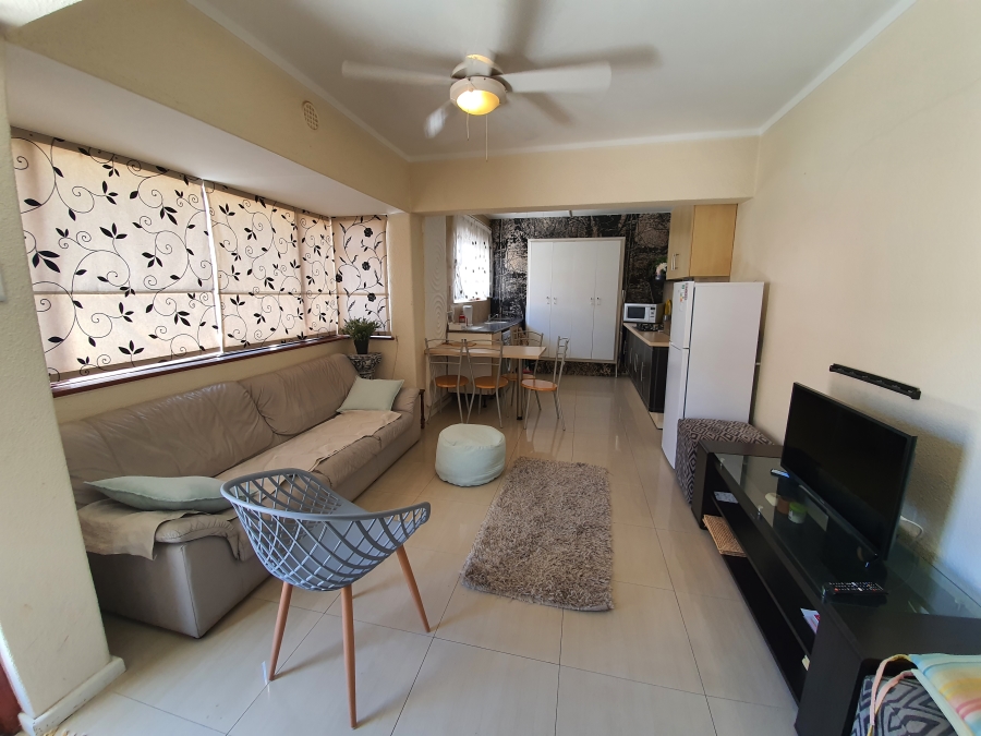 To Let 2 Bedroom Property for Rent in Sea Point Western Cape